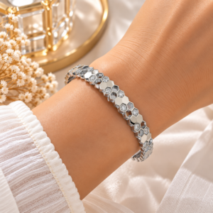 Bracelet Argenté Géométrique à Zircons