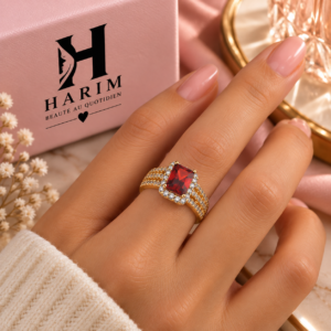 Bague Dorée Élégante à Pierre Rouge