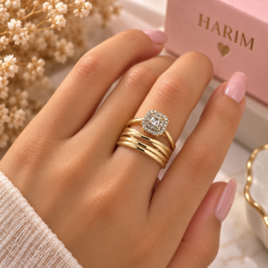 Bague Dorée Multirangs à Zircon Carré