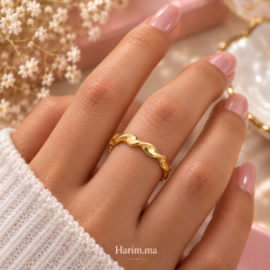 Bague Dorée Ondulation Élégante