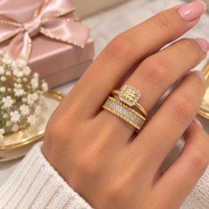 Ensemble de Bagues Dorées Carrées avec Zircons
