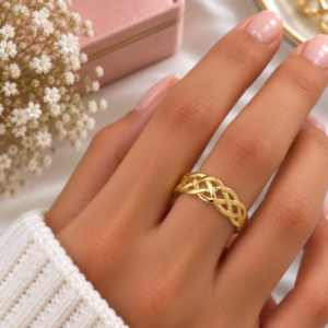Bague Tressée Dorée Élégante