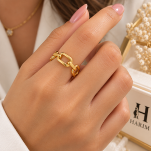 Bague Dorée à Maillons Entrelacés