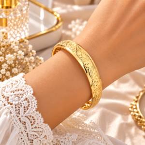 Bracelet Jonc Doré Gravé – Motifs Élégants