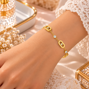 Bracelet Doré à Maillons Géométriques et Zircons
