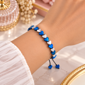 Bracelet ajustable à cœurs bleus et argentés