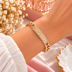 Bracelet gourmette rose doré à plaque chaîne et zircons