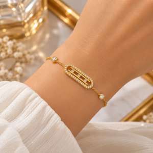 Bracelet doré ovale avec zircons