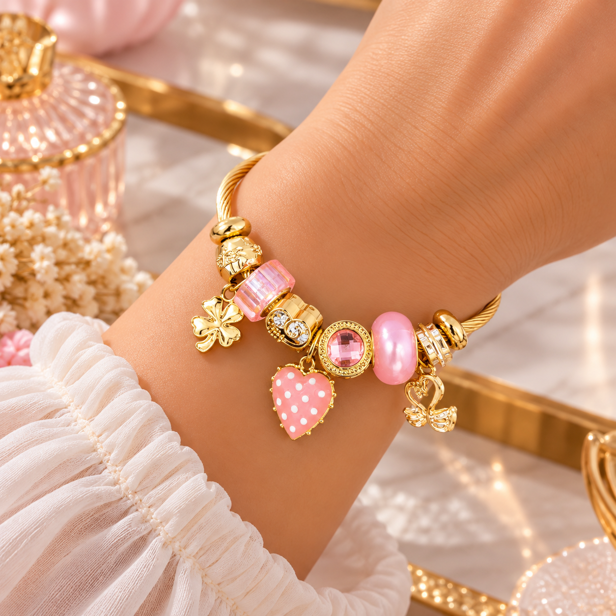 Bracelet Femme Doré à Breloques Roses – Cœur, Trèfle & Cygne