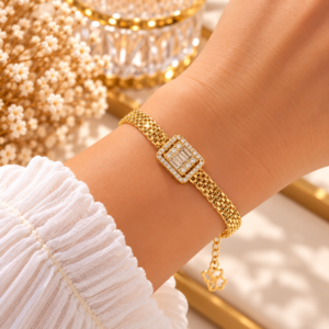 Bracelet Femme Doré Multirang à Cristaux – Motif Rectangulaire