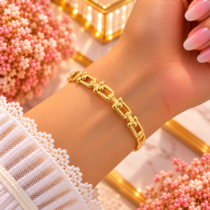 Bracelet jonc doré à maillons géométriques