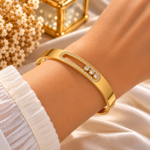 Bracelet Jonc Doré à Trois Pierres Scintillantes