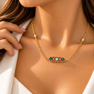 Collier Doré à Motif Géométrique Coloré