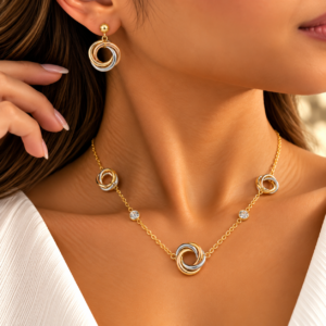 Parure Tricolore à Anneaux Entrelacés – Collier & Boucles d’Oreilles