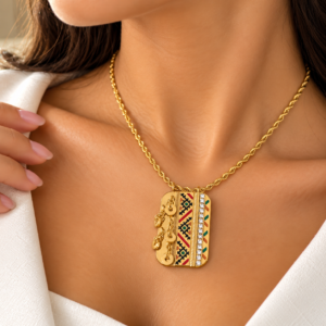 Collier doré inspiration marocaine avec pendentif berbère
